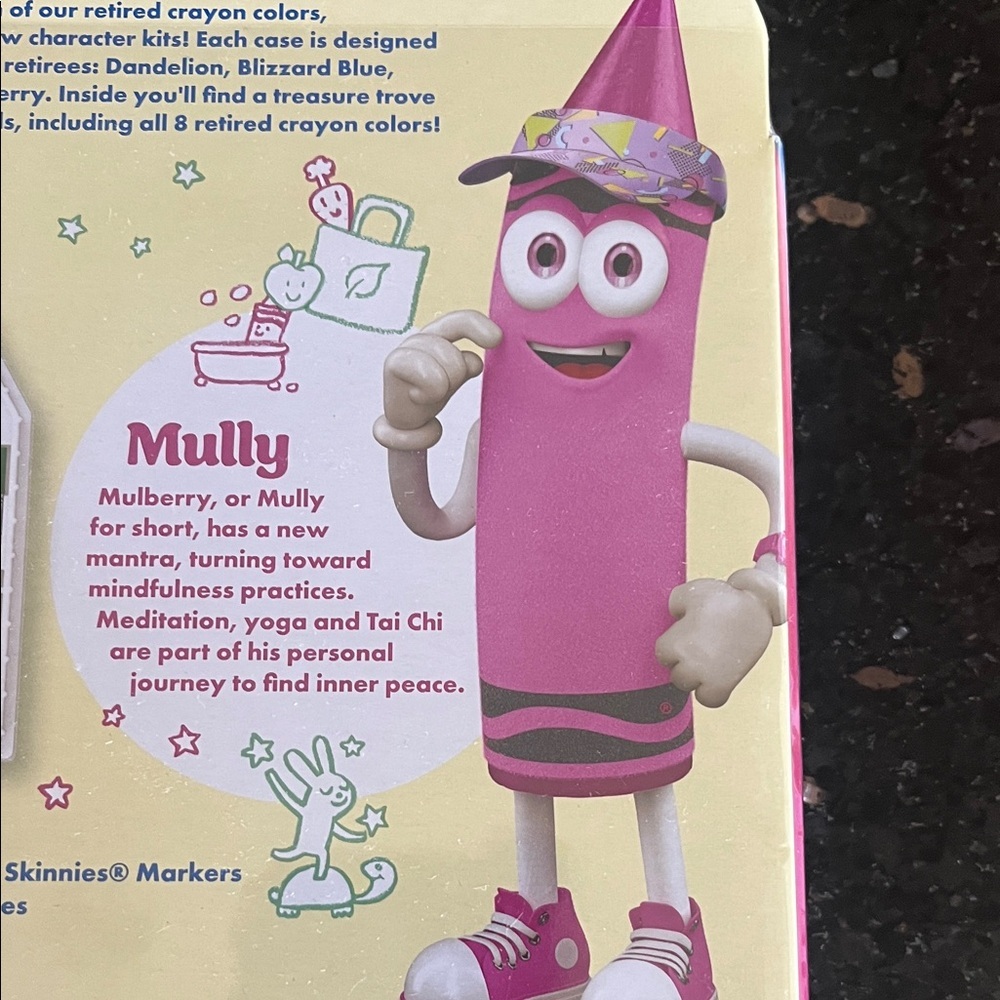 Crayola Limited Edition Collection Molly Mulberry Art Set - Picture 3 of 7